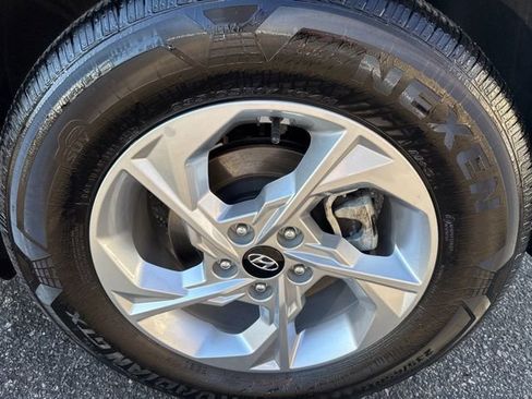 Certified 2024 Hyundai Tucson SE image 8