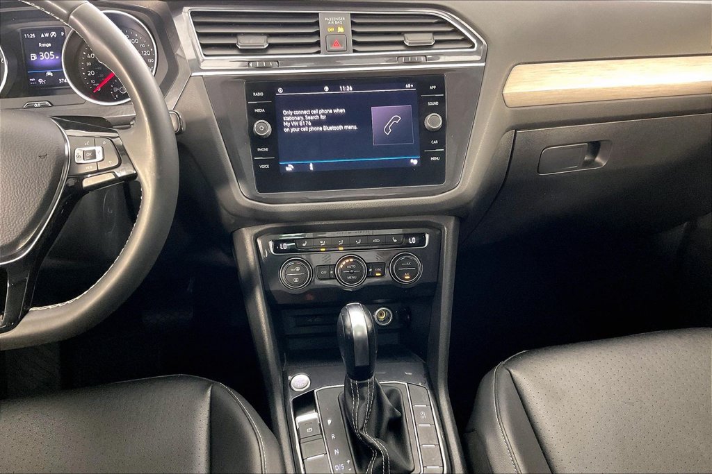 Used 2021 Volkswagen Tiguan SE w/ Panoramic Sunroof Package FWD image 8