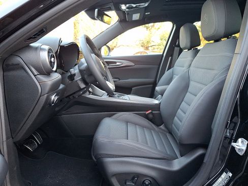 New 2025 Alfa Romeo Tonale AWD w/ Premium Package image 6