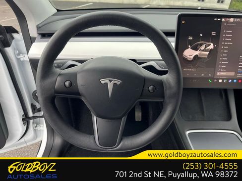 Used 2023 Tesla Model Y Long Range AWD/4WD image 29