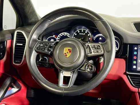Used 2023 Porsche Cayenne Turbo S AWD/4WD image 23