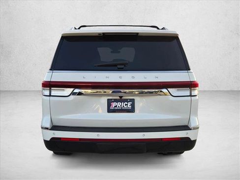 Used 2022 Lincoln Navigator L Reserve AWD/4WD image 7