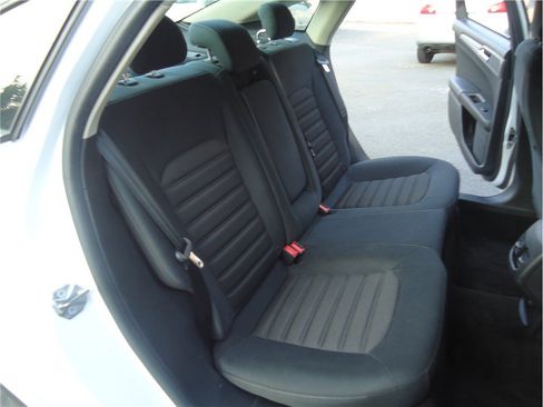 Used 2018 Ford Fusion SE FWD image 13