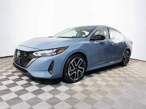 Certified 2025 Nissan Sentra SR w/ SR Premium Package FWD image 1