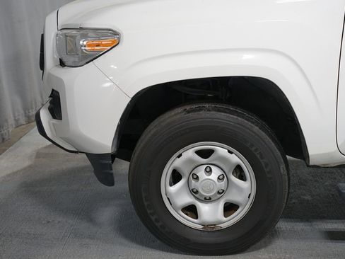 Used 2021 Toyota Tacoma SR w/ SR Convenience Package image 5
