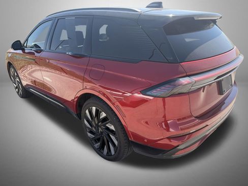 Used 2024 Lincoln Nautilus Reserve w/ Equipment Group 202A image 4