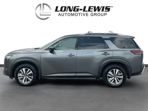 Used 2022 Nissan Pathfinder SL w/ SL Black Package FWD image 2