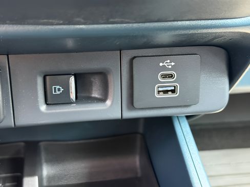 Used 2025 Ford Maverick Lobo AWD/4WD image 16