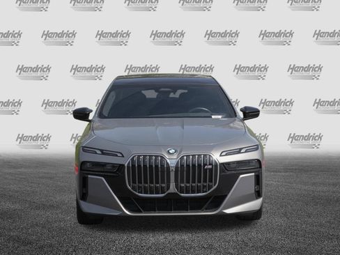 Used 2024 BMW i7 M70 w/ Premium Package AWD/4WD image 3