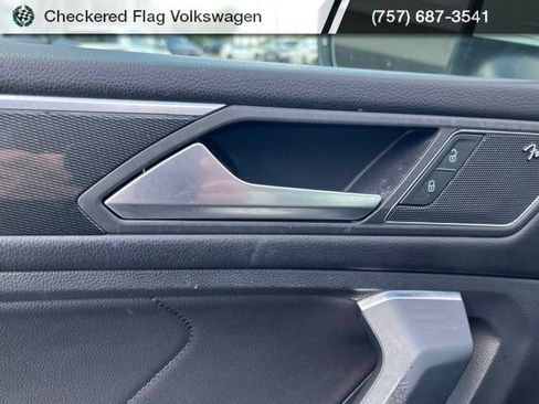 Used 2019 Volkswagen Tiguan SEL Premium AWD/4WD image 14