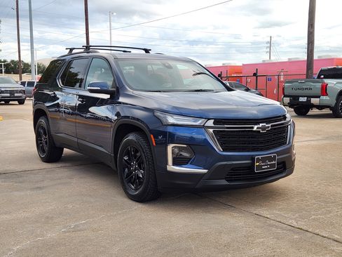 Certified 2022 Chevrolet Traverse LT image 4