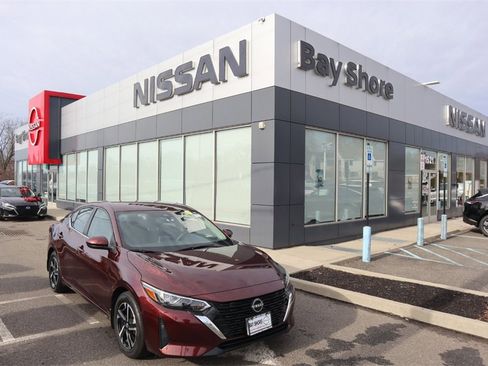 Certified 2025 Nissan Sentra SV image 1