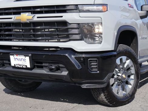 Used 2025 Chevrolet Silverado 2500 Custom w/ Custom Value Package image 11
