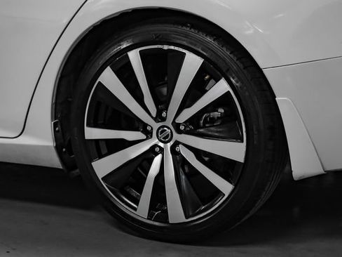 Used 2020 Nissan Altima 2.0 Platinum image 50