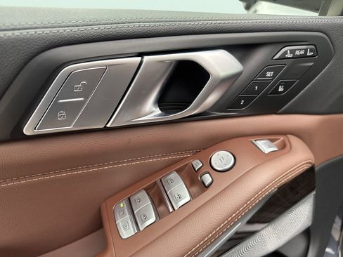 Used 2020 BMW X7 xDrive50i w/ Cold Weather Package image 23