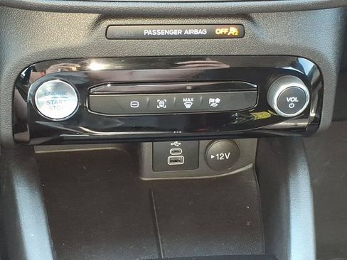 Used 2025 Ford Escape SE FWD image 17
