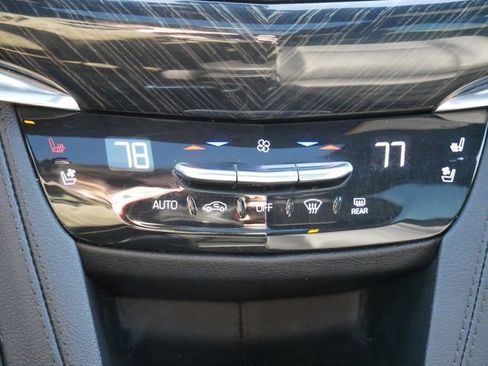 Used 2021 Cadillac XT6 Premium Luxury image 20