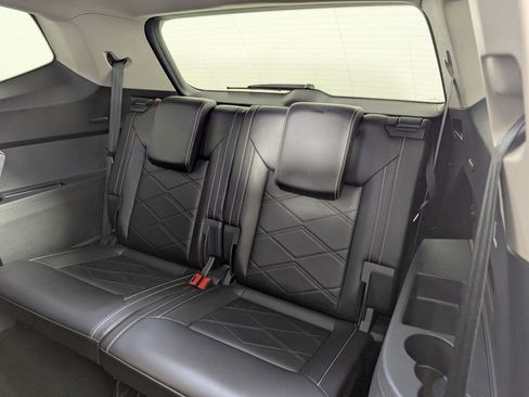 Used 2024 Volkswagen Atlas SE image 14