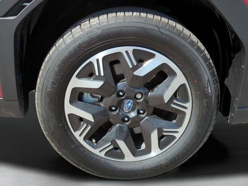 Used 2025 Subaru Forester Premium w/ Convenience Package #1 image 27