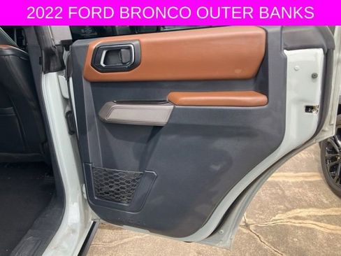 Used 2022 Ford Bronco Outer Banks AWD/4WD image 16