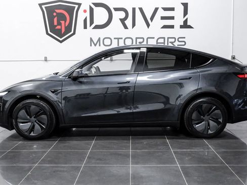 Used 2026 Tesla Model Y 2WD image 12