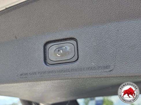 Used 2017 Ford Explorer XLT w/ Equipment Group 202A FWD image 14