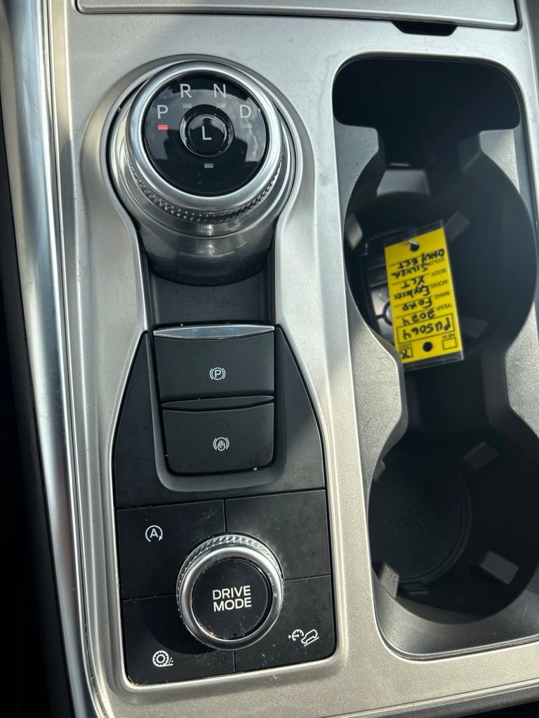 Used 2024 Ford Explorer XLT w/ Equipment Group 202A AWD/4WD image 26