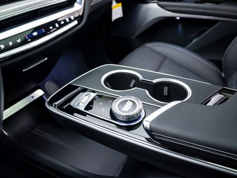 Certified 2025 Cadillac Lyriq Luxury AWD/4WD image 14