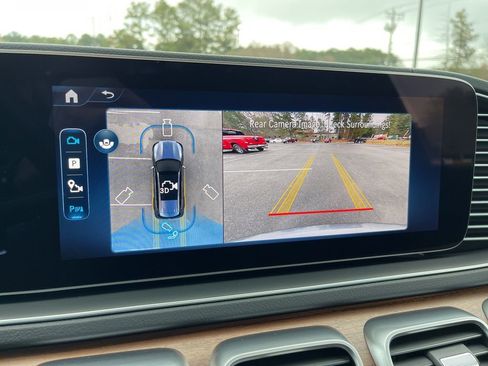 Used 2025 Mercedes-Benz GLS 580 4MATIC image 12