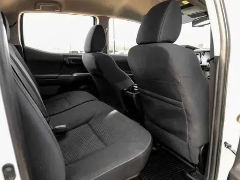 Used 2021 Toyota Tacoma SR5 w/ Trail Edition image 45