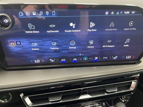 New 2026 Chevrolet Traverse LT w/ Sun and Wheel Package AWD/4WD image 3