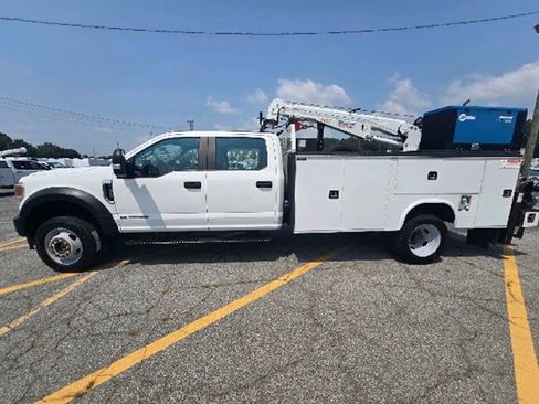 Used 2022 Ford F550 4x4 Crew Cab Super Duty w/ Power Equipment Group image 6
