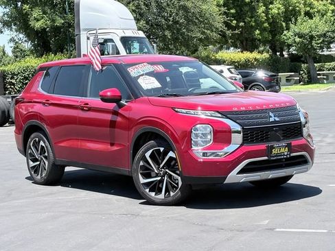Used 2024 Mitsubishi Outlander SE FWD image 2