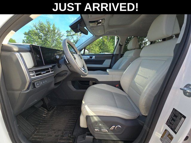 Used 2025 Hyundai Santa Fe Calligraphy FWD image 14