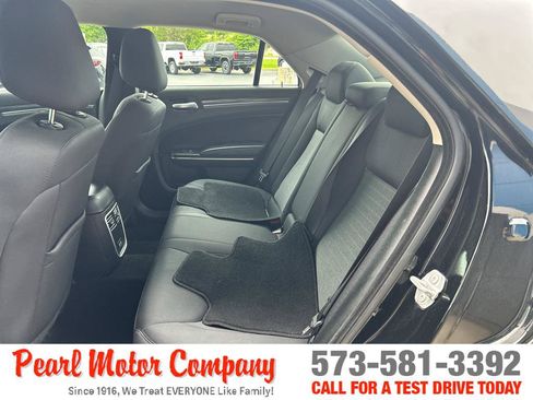 Used 2021 Chrysler 300 Touring w/ Sport Appearance Package RWD image 20