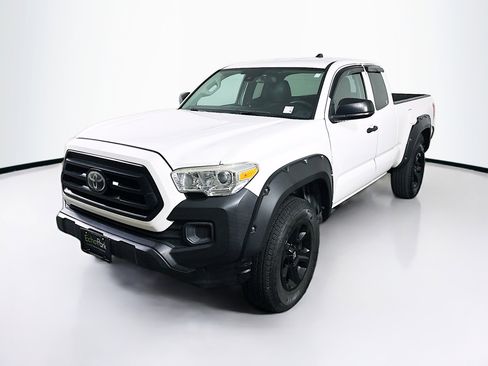 Used 2020 Toyota Tacoma SR image 3