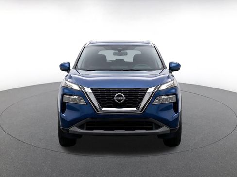 Used 2025 Nissan Rogue SV FWD image 2