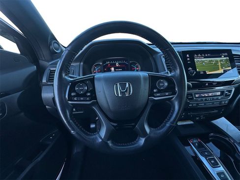 Used 2021 Honda Pilot Black Edition image 12