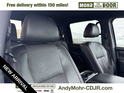 Used 2019 Nissan Titan SL w/ Midnight Edition image 27