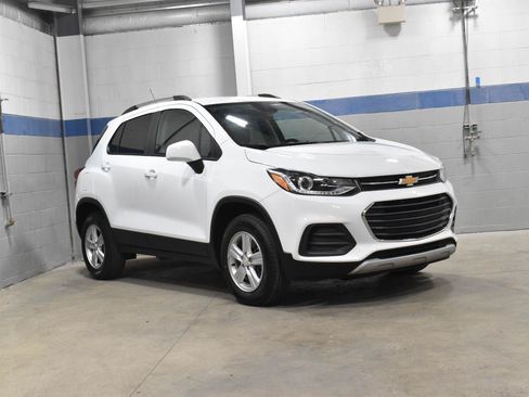 Used 2022 Chevrolet Trax LT w/ LT Convenience Package AWD/4WD image 30