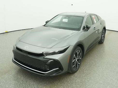 New 2026 Toyota Crown XLE image 5