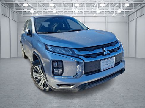 Used 2024 Mitsubishi Outlander Sport SE image 3