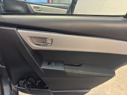 Used 2018 Toyota Corolla LE w/ LE Premium Package w/Moonroof FWD image 24