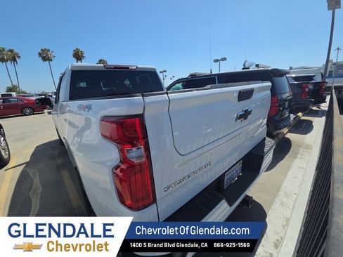 Used 2023 Chevrolet Silverado 1500 RST w/ Protection Package AWD/4WD image 4