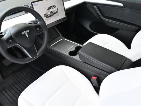 Used 2023 Tesla Model Y Long Range image 12