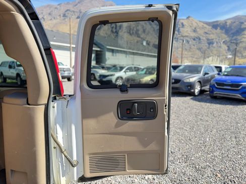 Used 2014 Chevrolet Express 1500 LT w/ LT Preferred Equipment Group AWD/4WD image 15