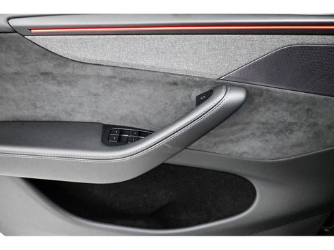 Used 2026 Tesla Model Y Long Range RWD image 11