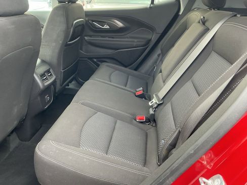 Used 2024 GMC Terrain SLE w/ Driver Convenience Package image 19