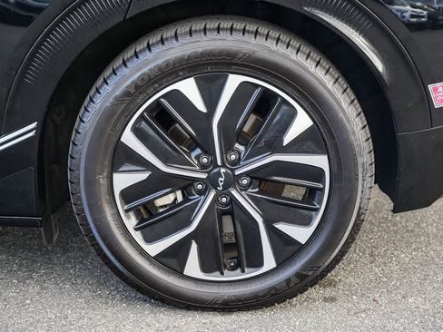Certified 2024 Kia EV6 Wind RWD image 11