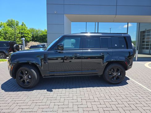 Used 2023 Land Rover Defender 110 X-Dynamic SE AWD/4WD image 8